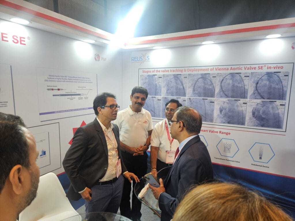 Professionals conversing at the Structural Heart Summit Mumbai 2025